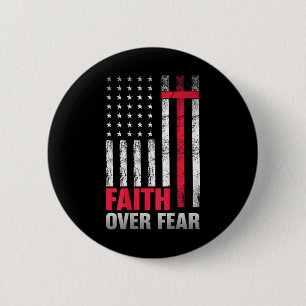 Amerika stolz auf das T-Shirt Flag Vertrauen über Button