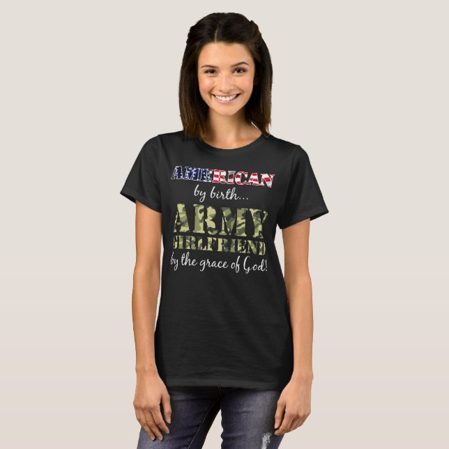 Amerikaner durch Geburts-Armee-Freundin durch T-Shirt (Vorne ganz)