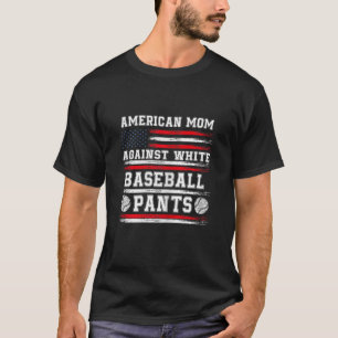 Amerikanisch-weibliche Mutter gegen weiße Baseball T-Shirt