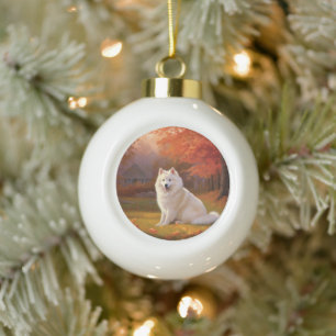 Amerikanische Eskimo im Herbst Leaves Fall Inspiri Keramik Kugel-Ornament