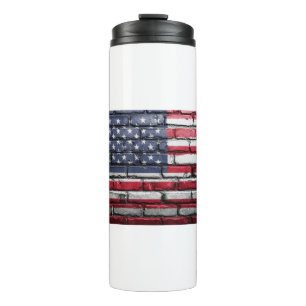 Amerikanische Fahne an einer Ziegelwand Thermosbecher