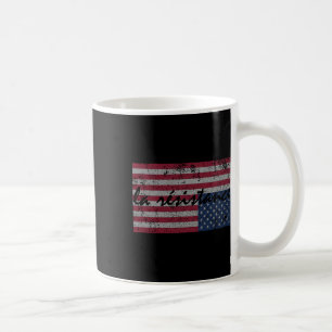 Amerikanische Fahne La Resistance hält sich auf de Kaffeetasse