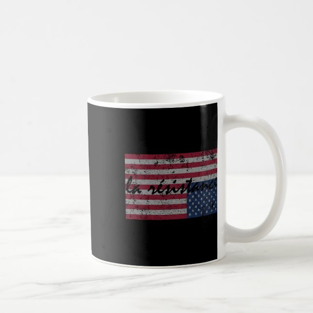 Amerikanische Fahne La Resistance hält sich auf de Kaffeetasse (Rechts)