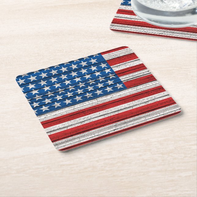 Amerikanische Flagge auf gewittertem Holzplanmuste Rechteckiger Pappuntersetzer (angewinkelt)