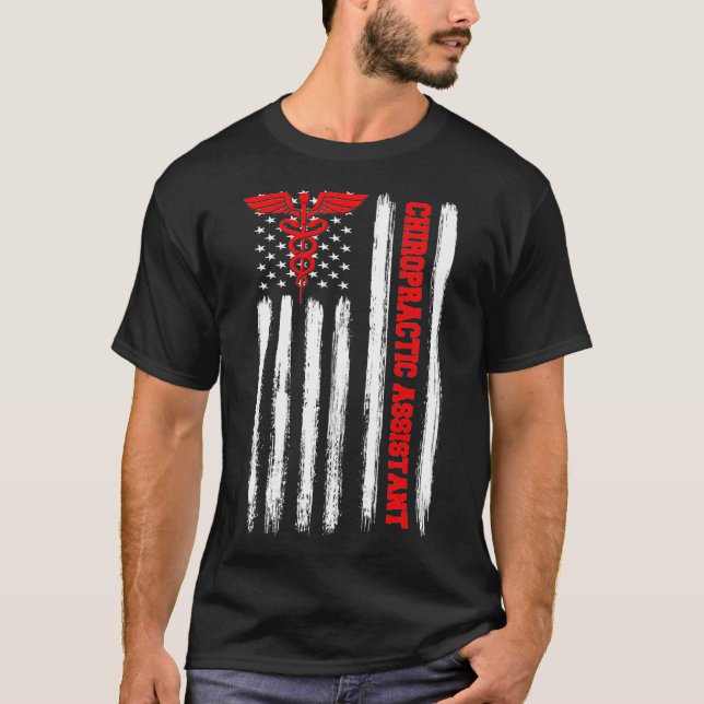 Amerikanische Flagge Chiropractic Assistant Medica T-Shirt (Vorderseite)