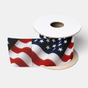 Amerikanische Flagge gewellt Satinband