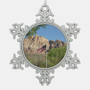 Amerikanische Flagge im Zion National Park II Schneeflocken Zinn-Ornament