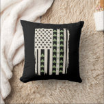 Amerikanische Flagge mit Kleeblättern für St Patri Kissen<br><div class="desc">Amerikanische Flagge mit Kleeblättern zum St. Patricks Day</div>