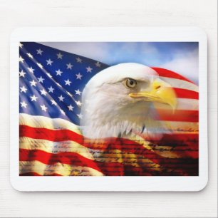 Amerikanische Flagge mit Weißkopfseeadler Mousepad