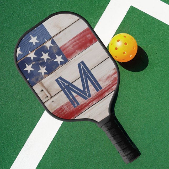 Amerikanische Flagge Rustikales Rotes Weißes Monog Pickleball Schläger (Von Creator hochgeladen)