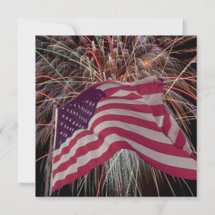 Amerikanische Flagge und Feuerwerke Einladung