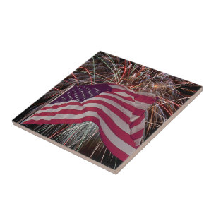 Amerikanische Flagge und Feuerwerke Fliese