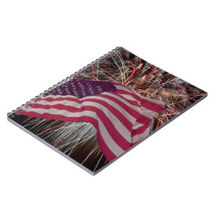 Amerikanische Flagge und Feuerwerke Notizblock