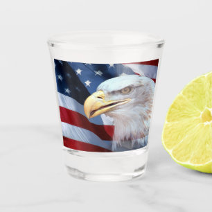 Amerikanische Flagge und Weißkopfseeadler Schnapsglas