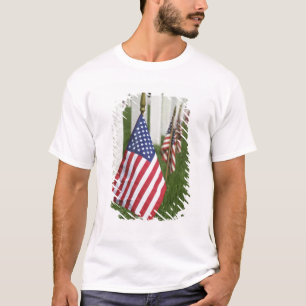 Amerikanische Flaggen auf den Gräbern amerikanisch T-Shirt