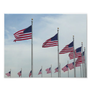 Amerikanische Flaggen im Washington Monument Fotodruck