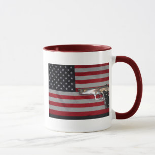 Amerikanische Flaggen-und Gewehr-Tasse Tasse