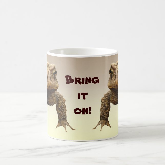 Amerikanische Touren bringen es auf Kaffeetasse (Mittel)