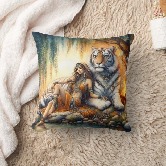 Amerikanische Ureinwohner, die sich mit Tiger durc Kissen (Decke)