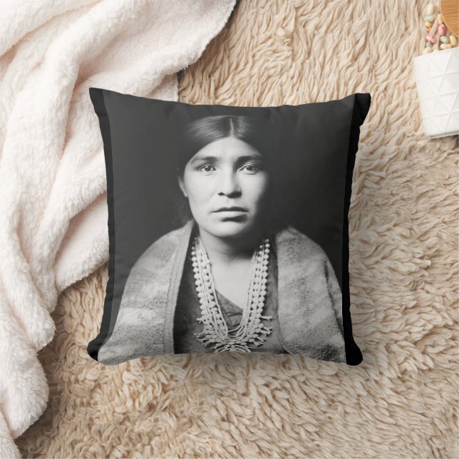 AMERIKANISCHE UREINWOHNER FRAU NATIVE PILLOWS KISSEN (Decke)