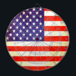 Amerikanische US-Flagge antiquierten Stil Dartboar Dartscheibe<br><div class="desc">Ein einzigartiges antikes amerikanisches Fahnenbrett in Rot,  Weiß und Blau. Entwickelt unter US-Flagge und mit ein wenig Vintager Behandlung. Hergestellt von Sarah Trett. Das Hotel liegt sehr zentral und ist sehr zentral gelegen. Das Zimmer war sauber,  das Bad war sehr sauber und das Personal freundlich.</div>