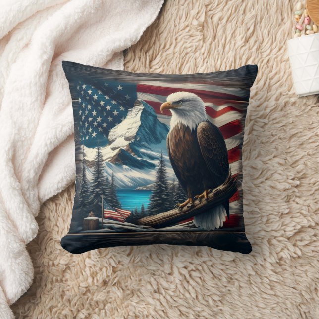 Amerikanischer Adler gegen die Bergwelt Kissen (Decke)