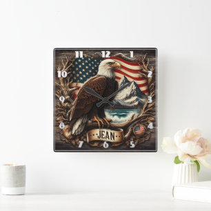 Amerikanischer Adler mit Bergen und Flaggenhinterg Quadratische Wanduhr