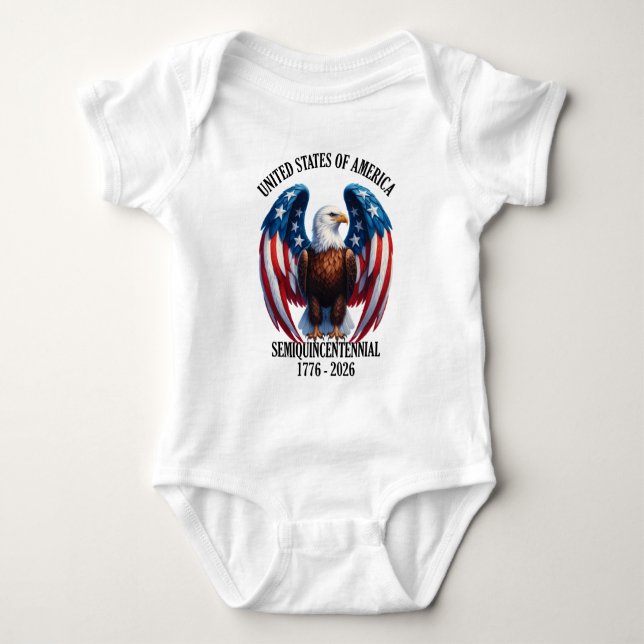 Amerikanischer Adler mit Flaggenwingen 1776-2026 Baby Strampler (Vorderseite)