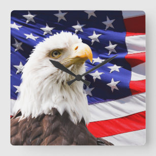 Amerikanischer Adler und Flagge Quadratische Wanduhr