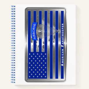 Amerikanischer Fallschirmjäger mit Flagge Notizbuch