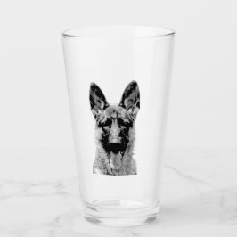 Amerikanisches Pint mit Deutschem Schäferhund  Glas