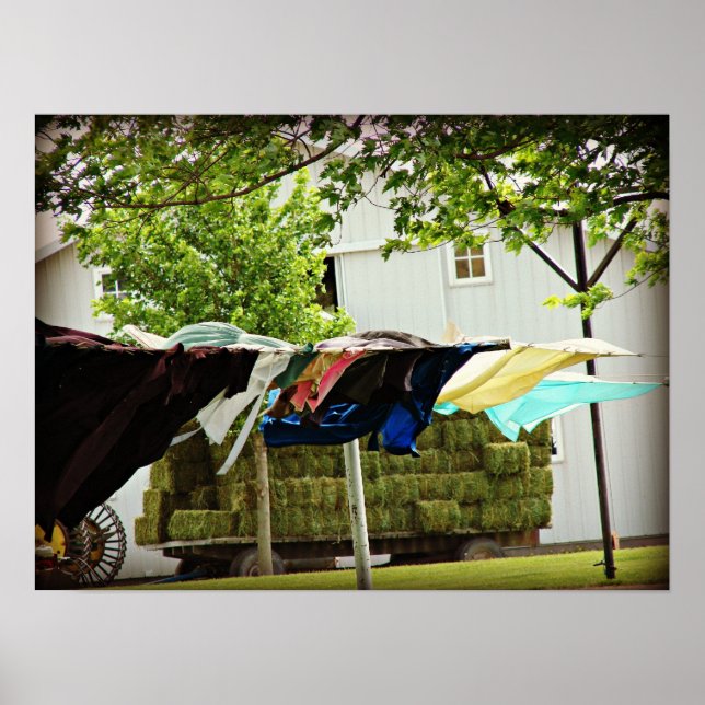 Amish Clothes Line and Hay Wagon Poster (Vorne)