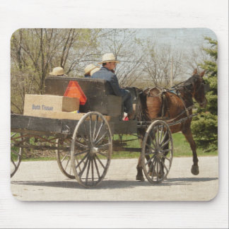 Amish Family Heading Zuhause Mousepad