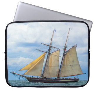 Amistad unter Segel Laptopschutzhülle