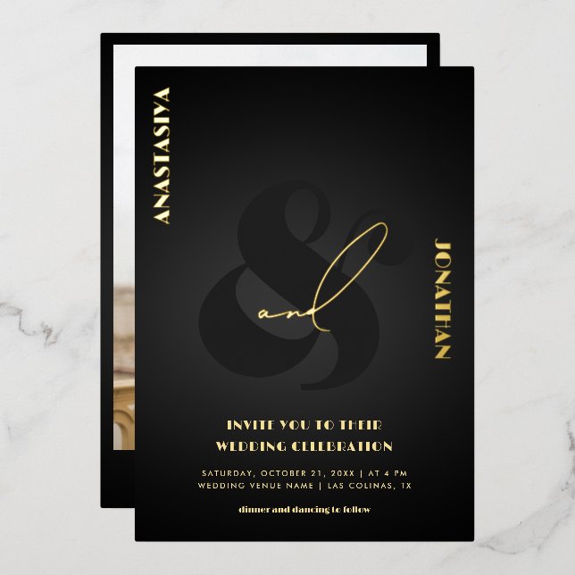 Ampersand Stilvolles Script Black Dark Wedding Rea Folieneinladung (Vorderseite/Rückseite)