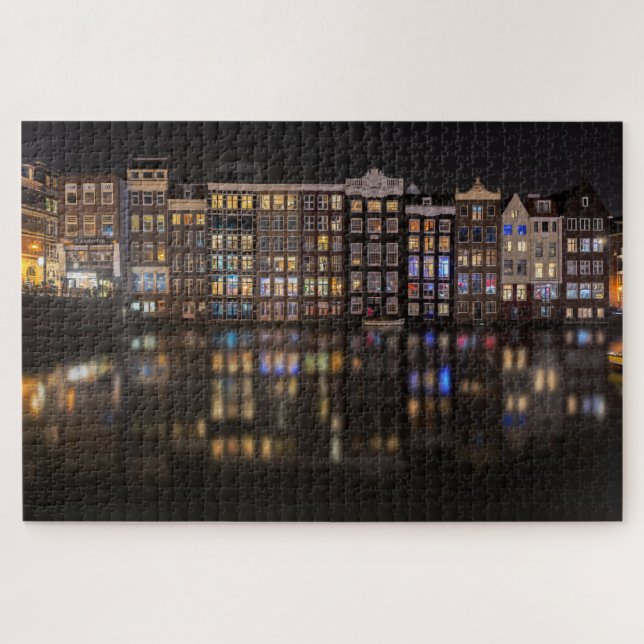 Amsterdam-Häuser mit bunten Lichtern in der Nacht (Horizontal)