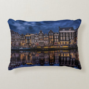 Amsterdam mit Kanälen in Dusk Dekokissen