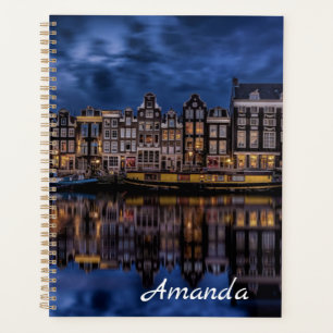 Amsterdam mit Kanälen in Dusk Planer