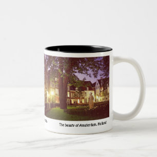 AMSTERDAM (Mojisola ein Gbadamosi-Okubule) Zweifarbige Tasse