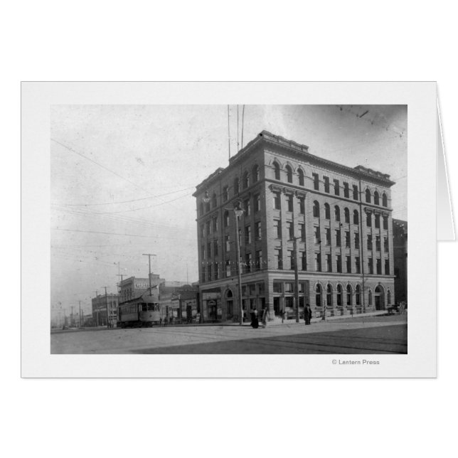 An der Ecke der Hewitt Avenue (Vorderseite (Horizontal))