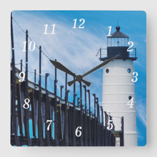 An der Manistee Wall Clock Quadratische Wanduhr