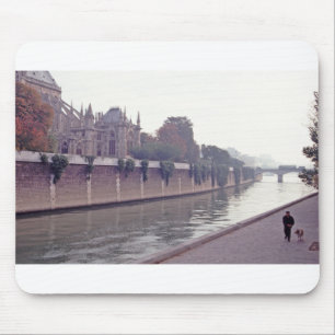 An der Seine, zu Fuß den Hund Mousepad