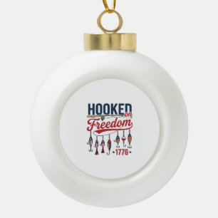 An Freiheit gewöhnte patriotische Fischerei-Shirt  Keramik Kugel-Ornament