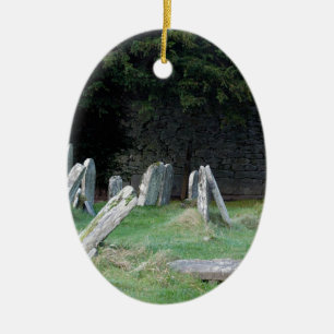 An Irish Grave Yard Keramik Ornament