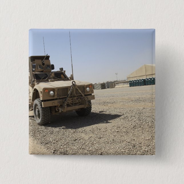 An Oshkosh M-ATV 2 Button (Vorderseite)