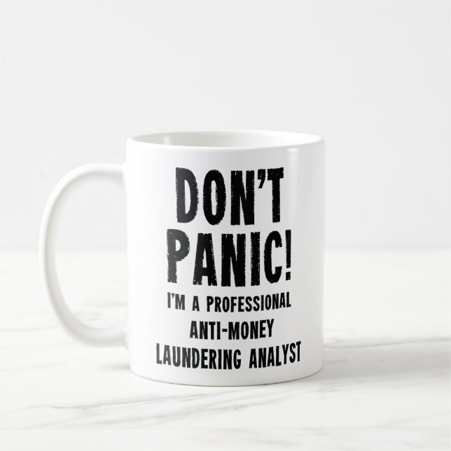 Analyst zur Bekämpfung der Geldwäsche Kaffeetasse (Links)