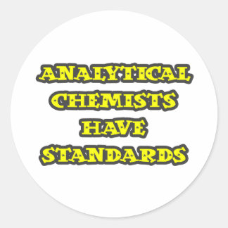 Analytische Chemiker haben Standards Runder Aufkleber