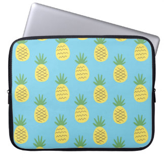 Ananas Delight: Tropische Fruchtwerbung Laptopschutzhülle