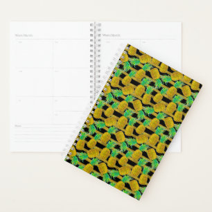 Ananas D'Or Sur Les Grilles