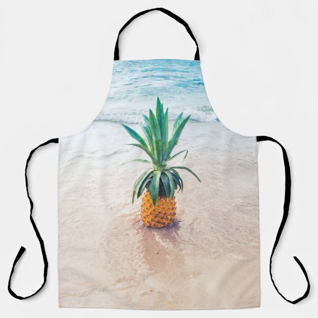 Ananas-Früchte am Strand am Morgen Schürze (Vorderseite)